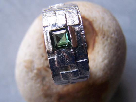 Ring 003
